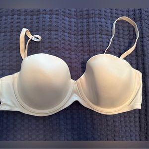 Body by Victoria Secret. 36 b convertible bra.